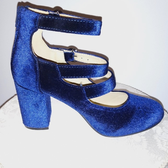 Ladies Tripple Buckle Strap Heels - Picture 3 of 6